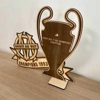 Décoration Olympique de Marseille en bois champions 1993