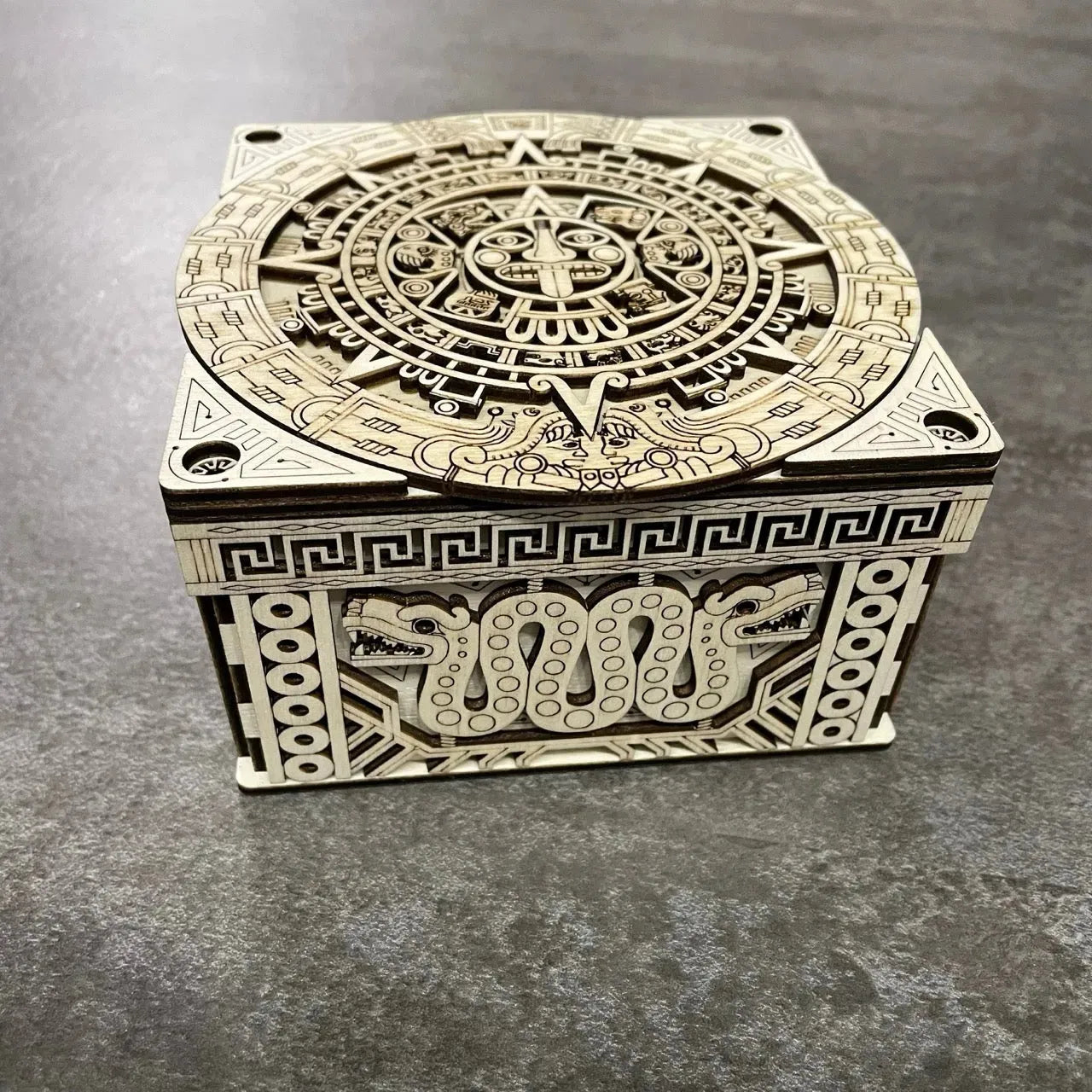 Boite style Aztec vide poche en bois - boite à bijoux